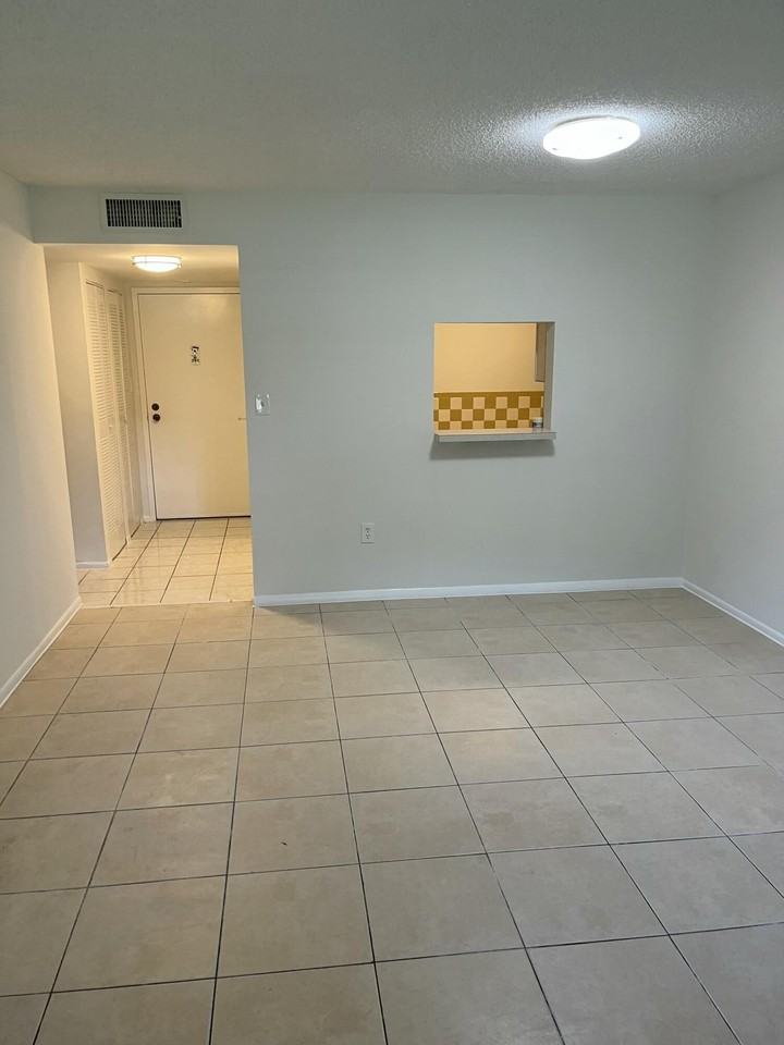 4304 Nw 9th Ave #3-1A - Photo 4 of 11