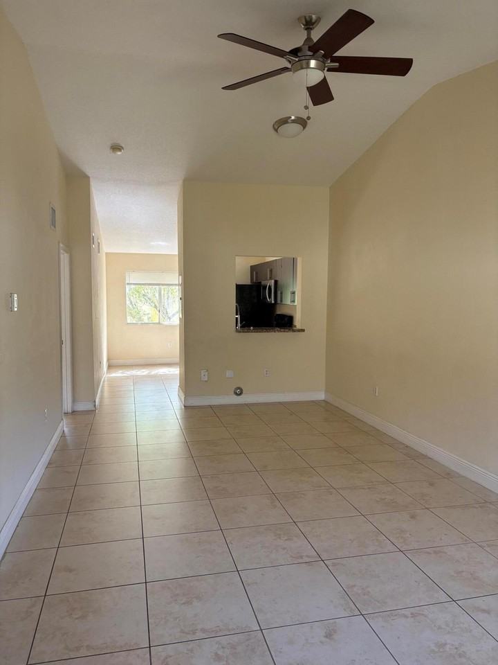 6235 Sw 47th Mnr #202 - Photo 3 of 10