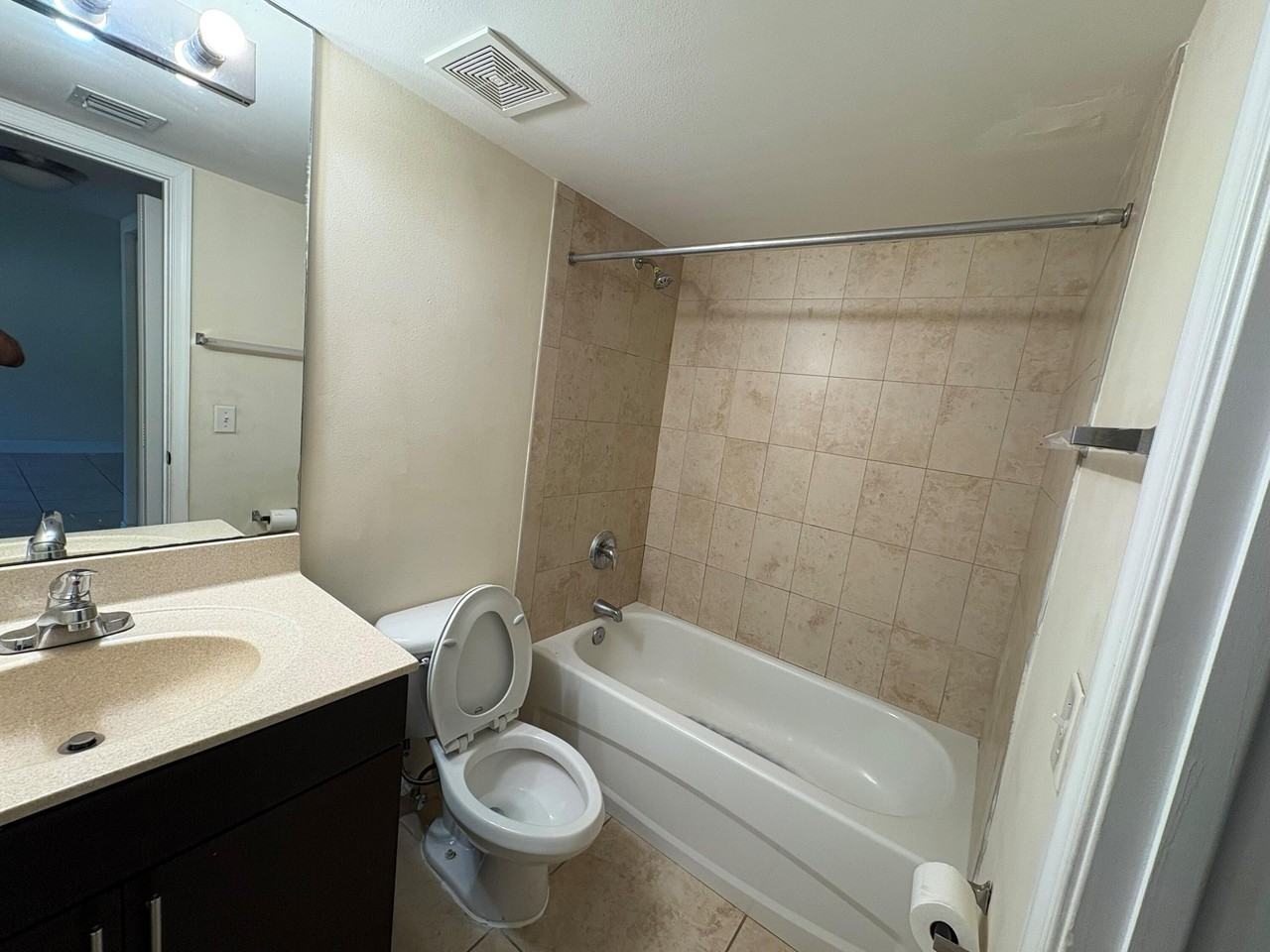 6235 Sw 47th Mnr #202 - Photo 5 of 10