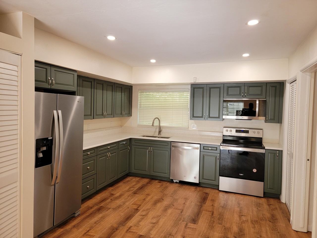 550 Sw 38th Ter #0 - Photo 4 of 7