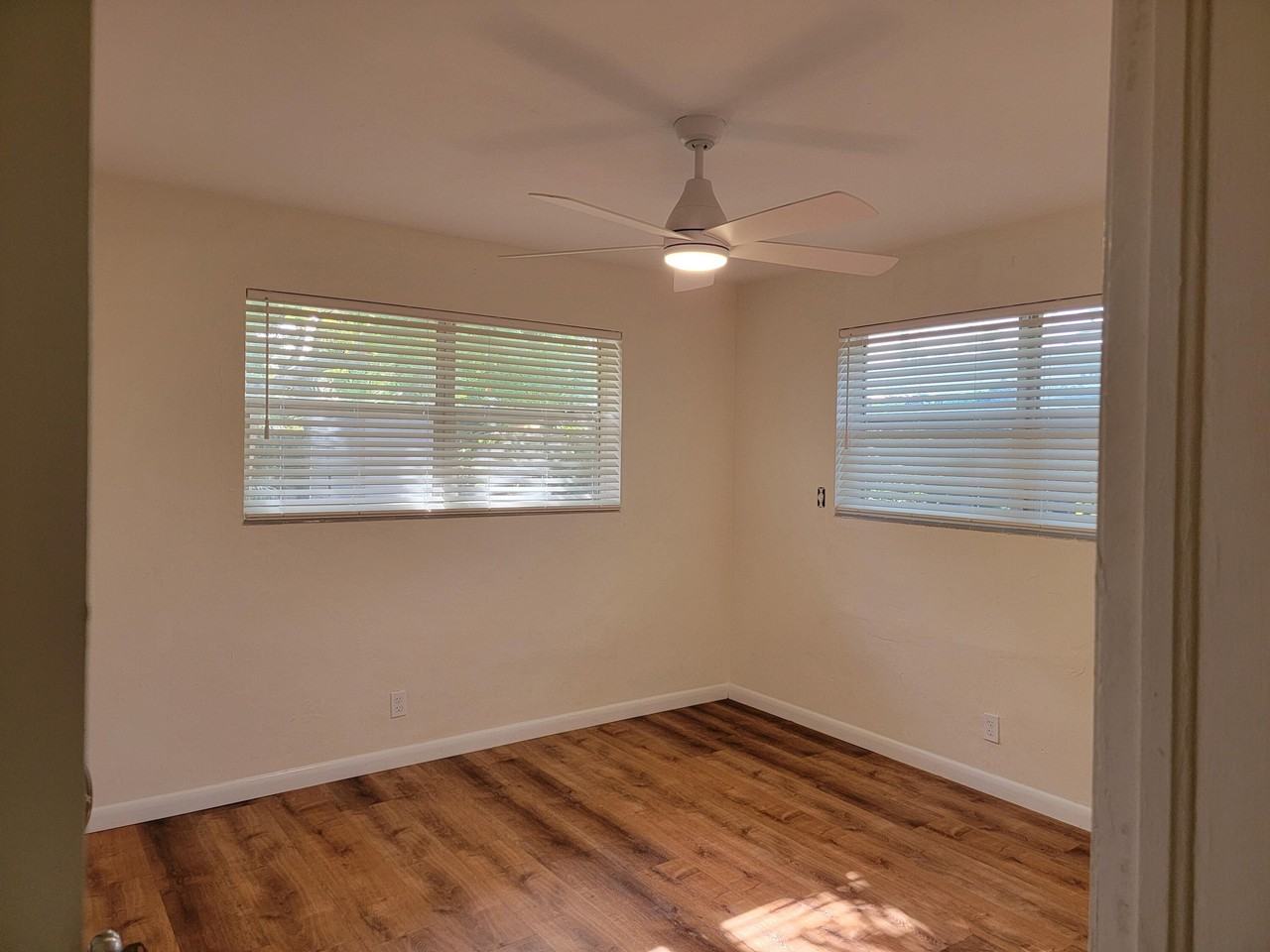 550 Sw 38th Ter #0 - Photo 6 of 7