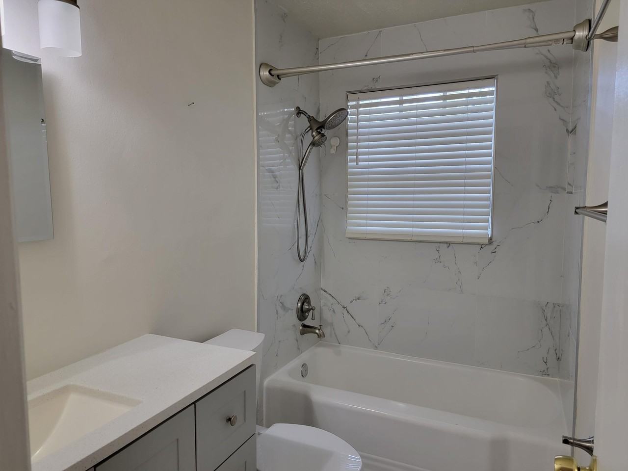 550 Sw 38th Ter #0 - Photo 7 of 7