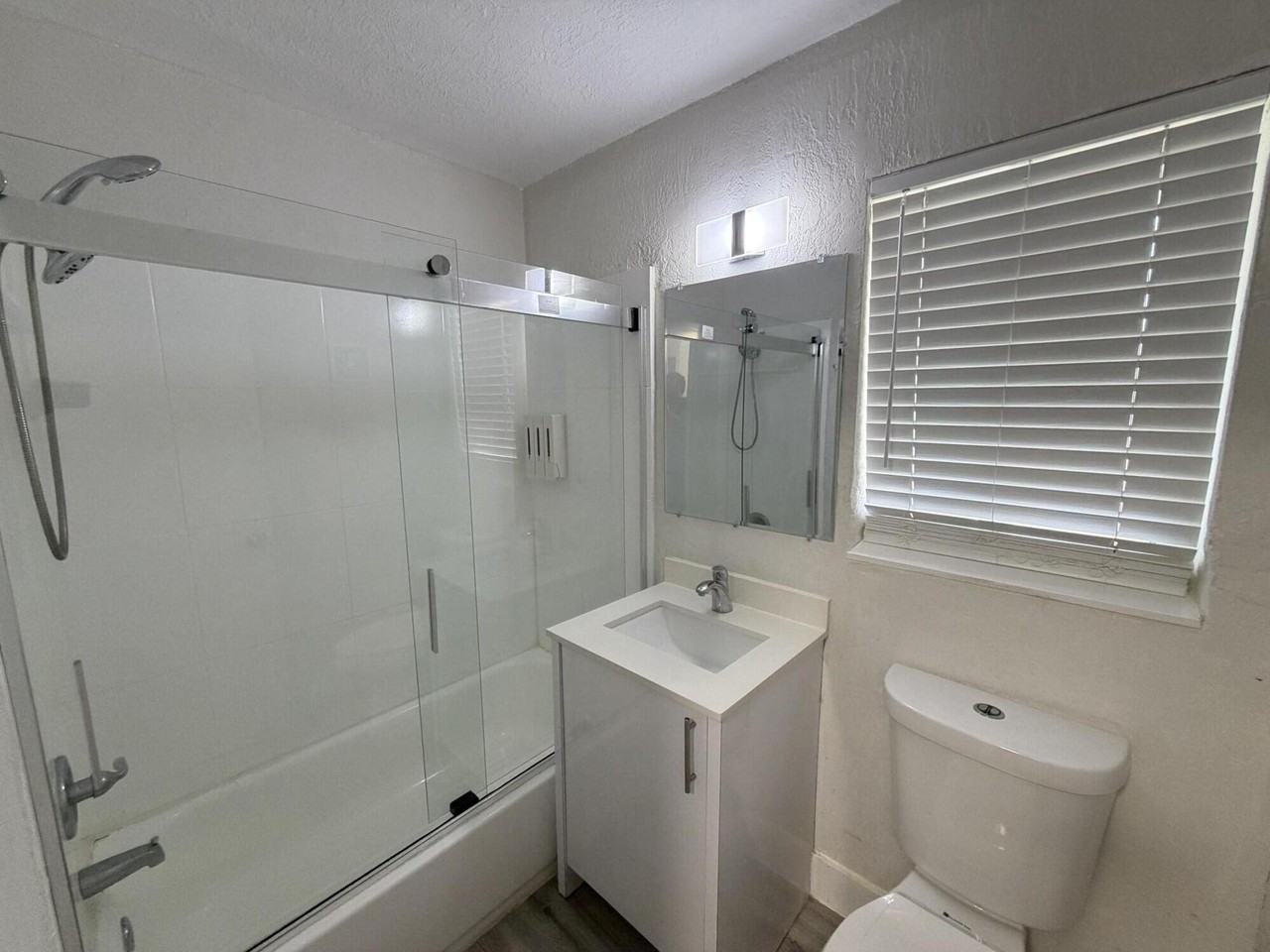 412 Sunset Dr #11 - Photo 3 of 9