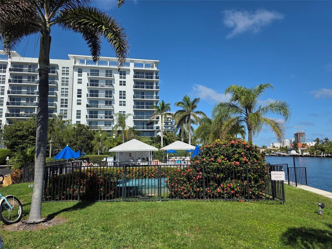 6391 Bay Club Dr #4 - Photo 2 of 32