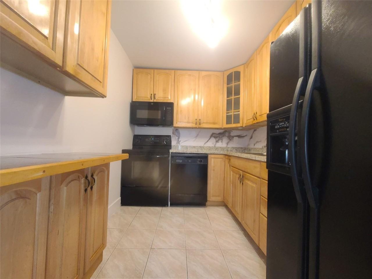 6391 Bay Club Dr #4 - Photo 3 of 32