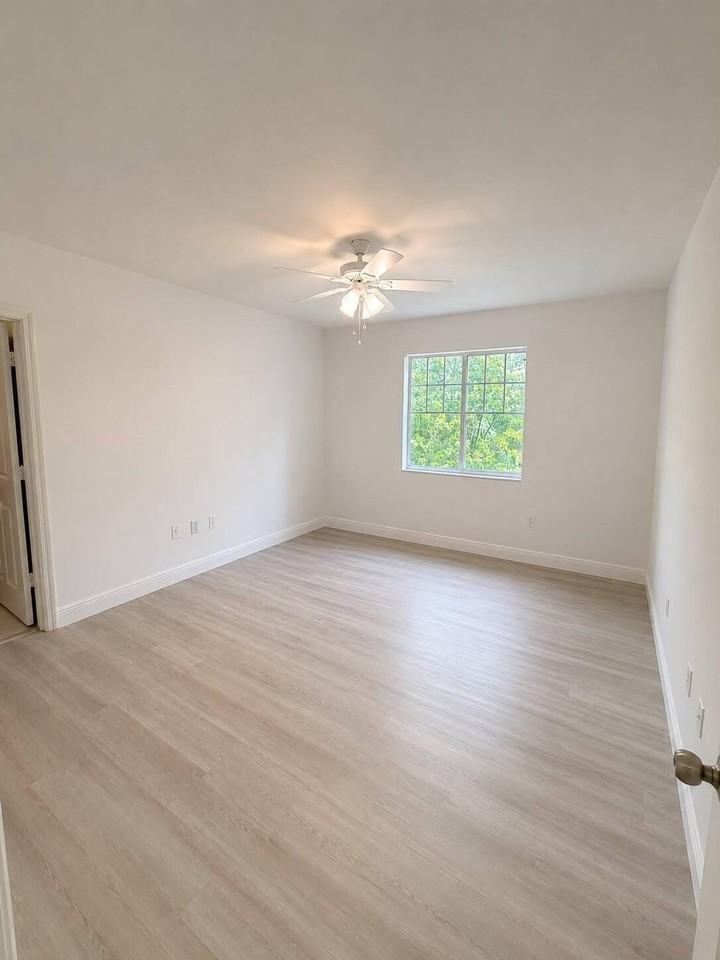 6386 Emerald Dunes Dr #308 - Photo 4 of 10