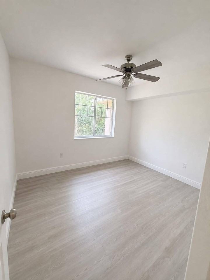 6386 Emerald Dunes Dr #308 - Photo 6 of 10