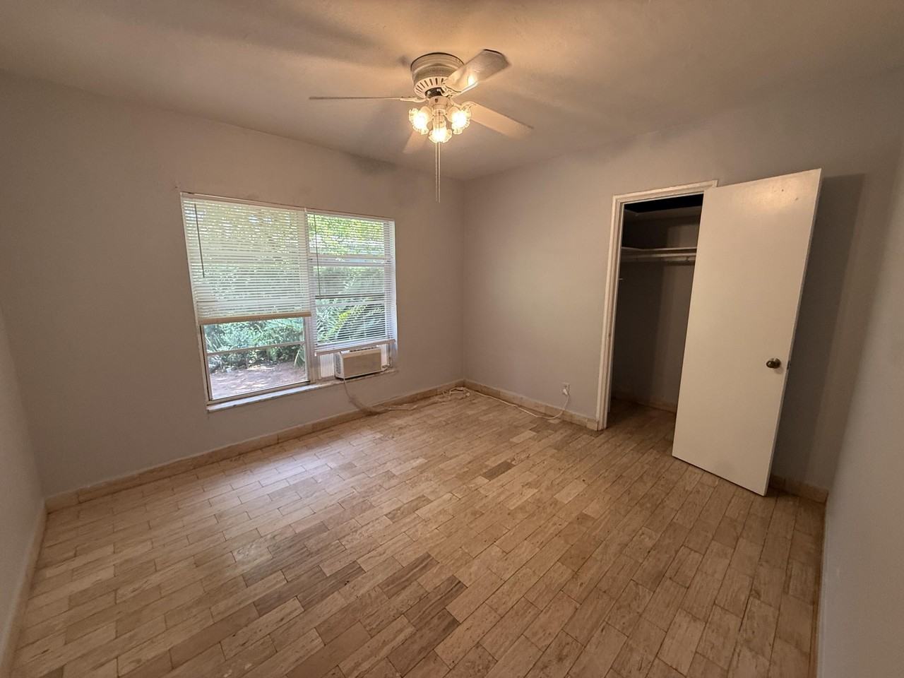 643 Ne 17th Ter #4 - Photo 7 of 16