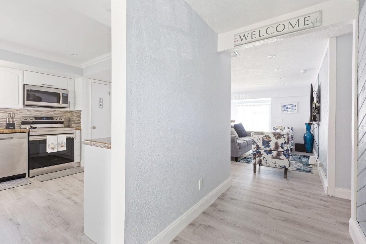 10044 Dasheen Ave - Photo 3 of 16