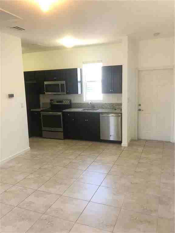 16954 Sw 90th St - Photo 3 of 22