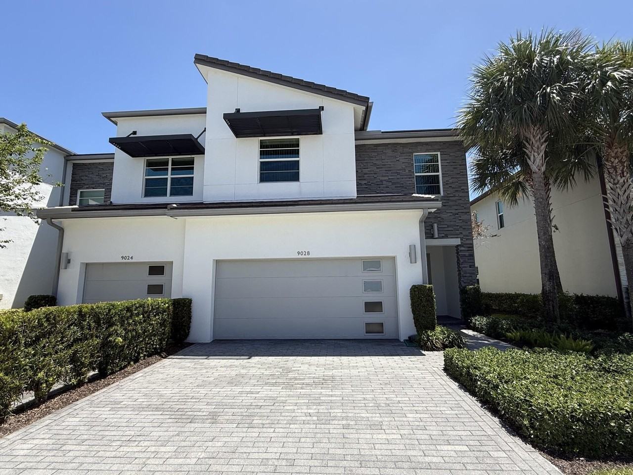 9028 Kingsmoor Way - Photo 2 of 31