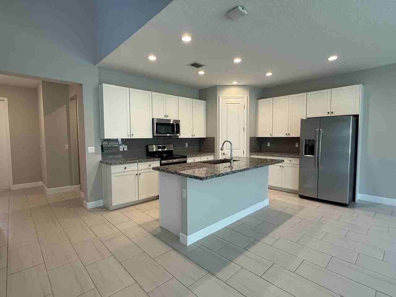 9028 Kingsmoor Way - Photo 3 of 31