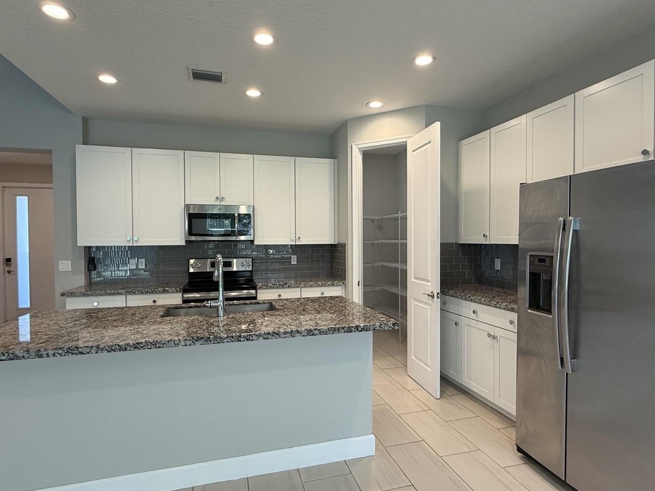 9028 Kingsmoor Way - Photo 4 of 31