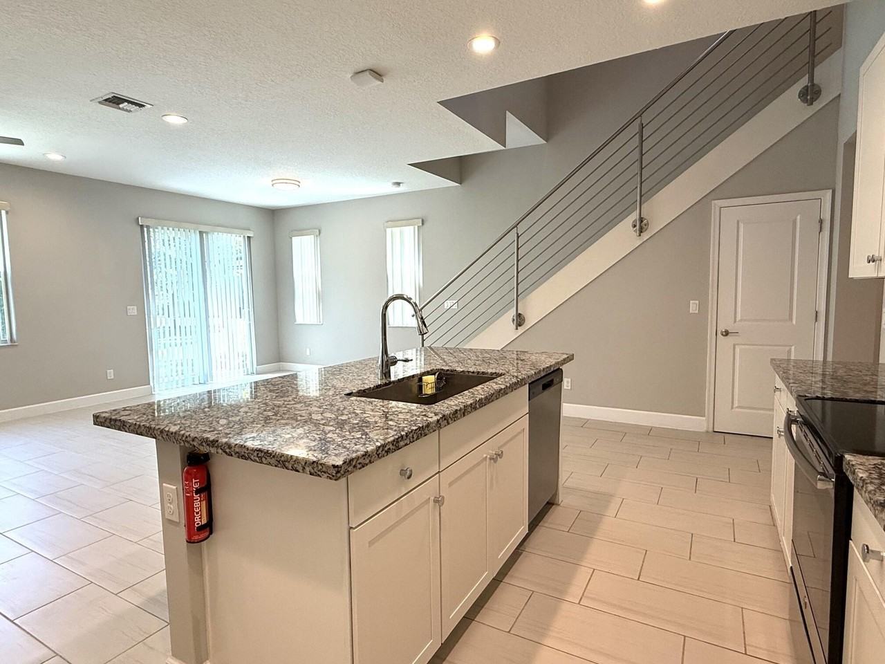 9028 Kingsmoor Way - Photo 6 of 31