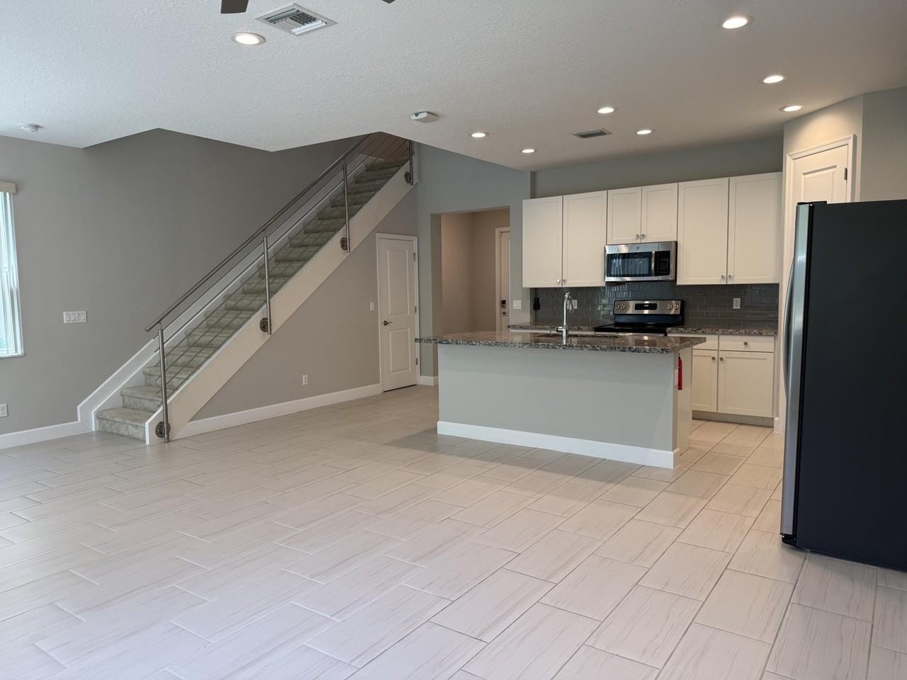9028 Kingsmoor Way - Photo 7 of 31