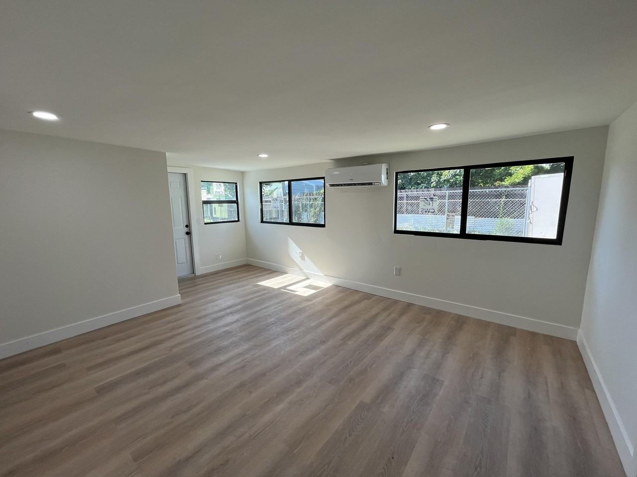 120 W 22nd St - Photo 4 of 9