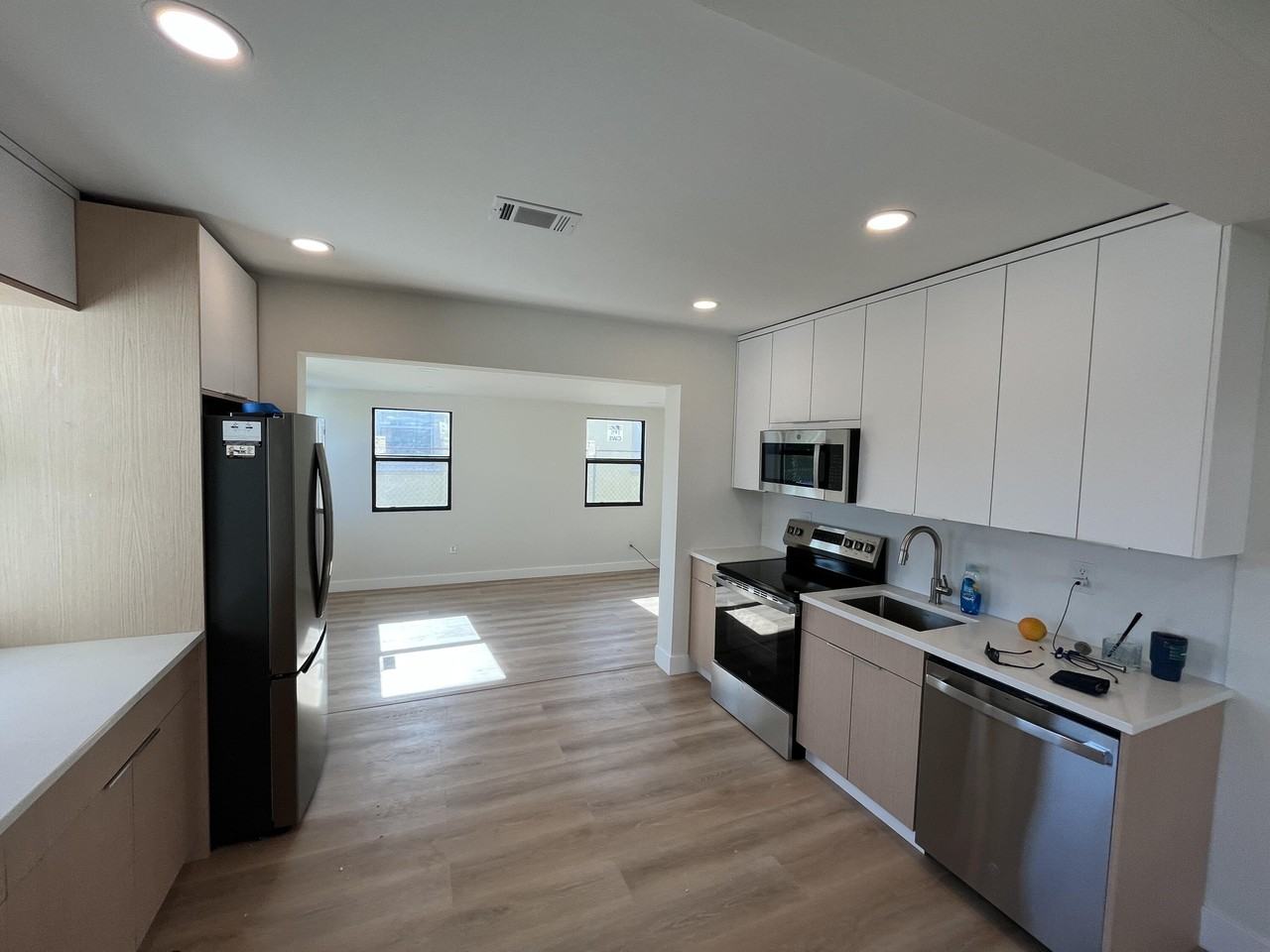 120 W 22nd St - Photo 5 of 9