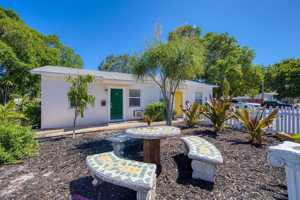 featured image of 219 N E St #1