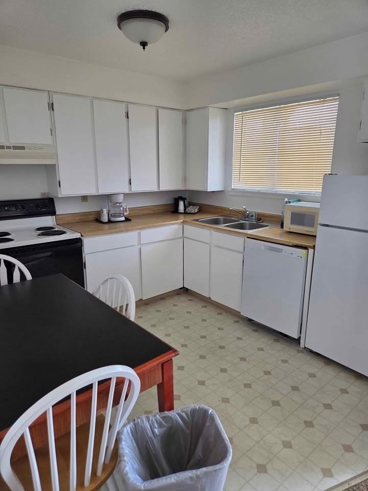 1209 Country Ln #338 - Photo 3 of 12