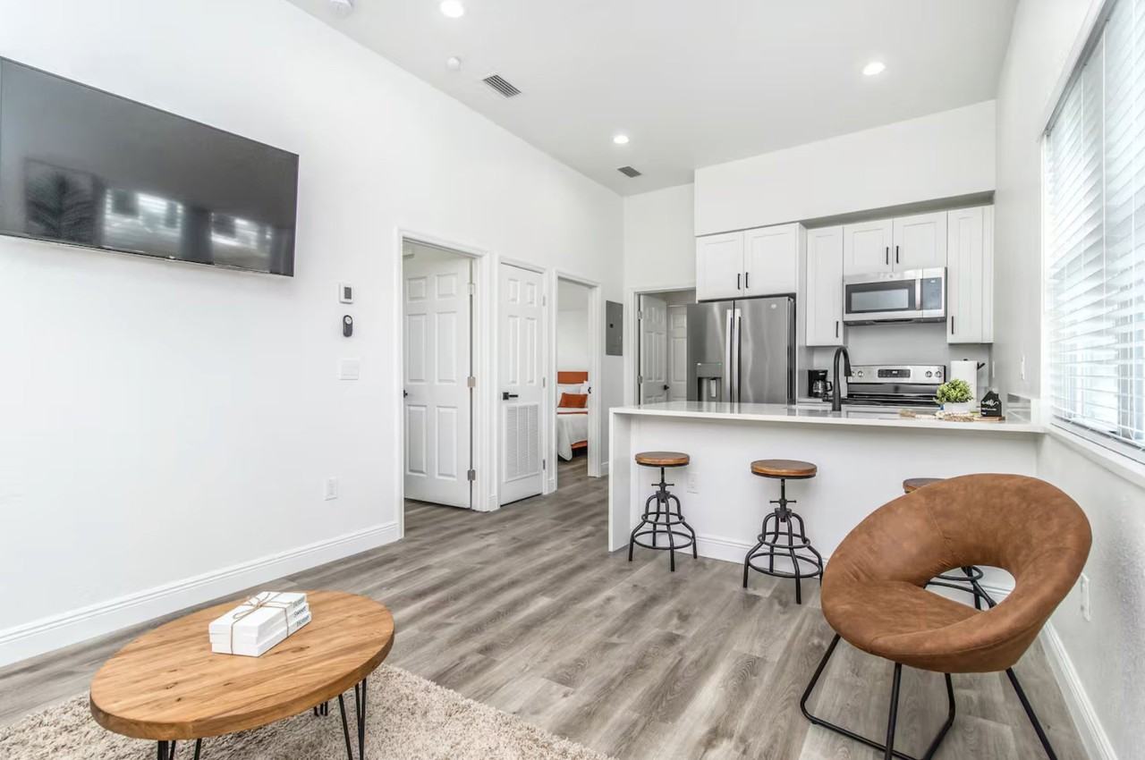 1606 N Habana Ave #B - Photo 4 of 13