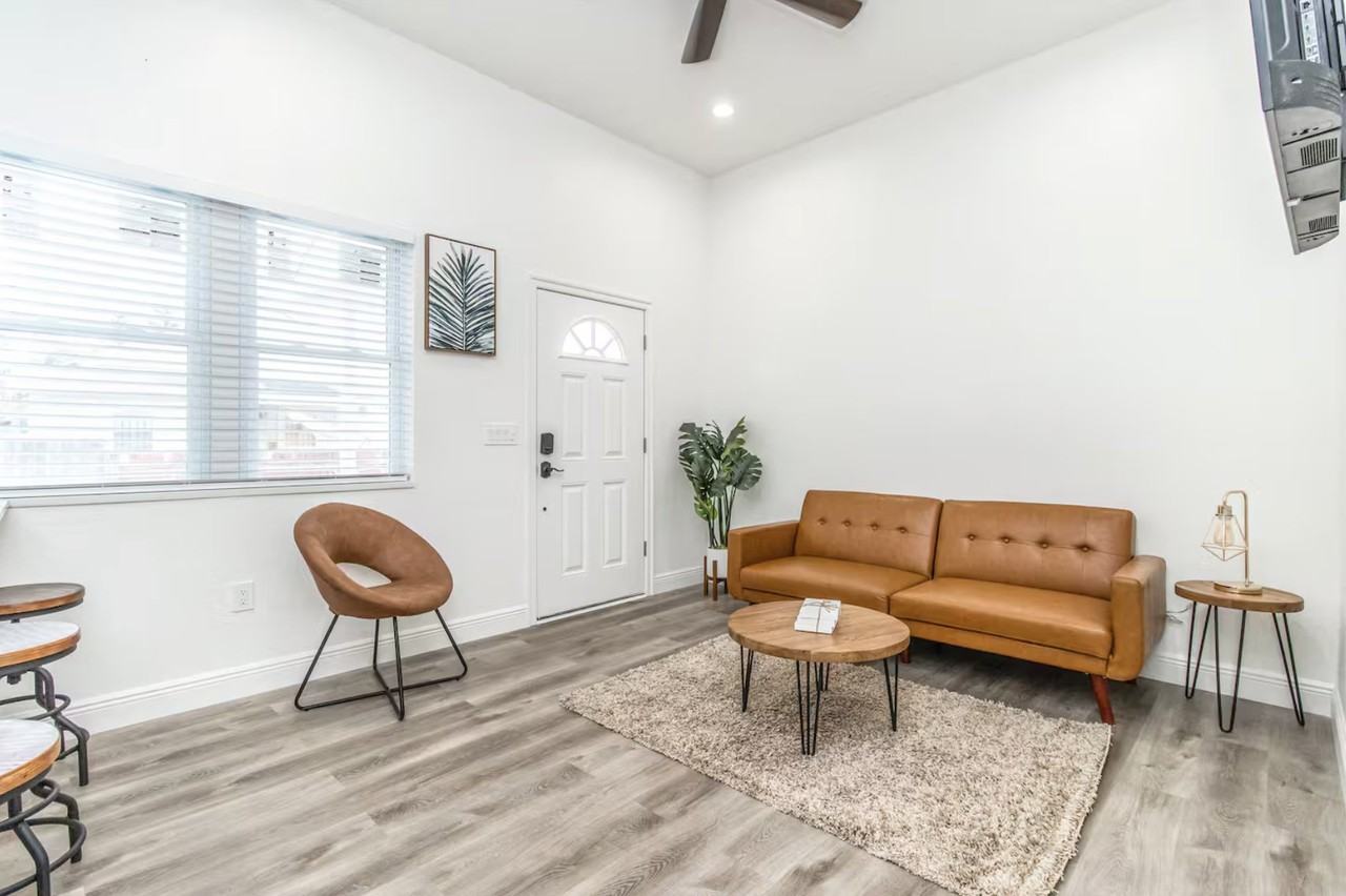 1606 N Habana Ave #B - Photo 5 of 13