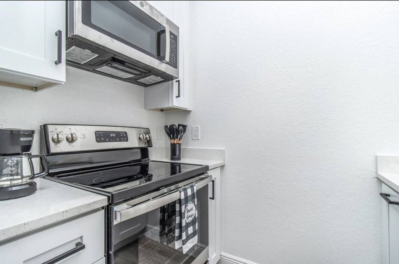 1606 N Habana Ave #B - Photo 7 of 13