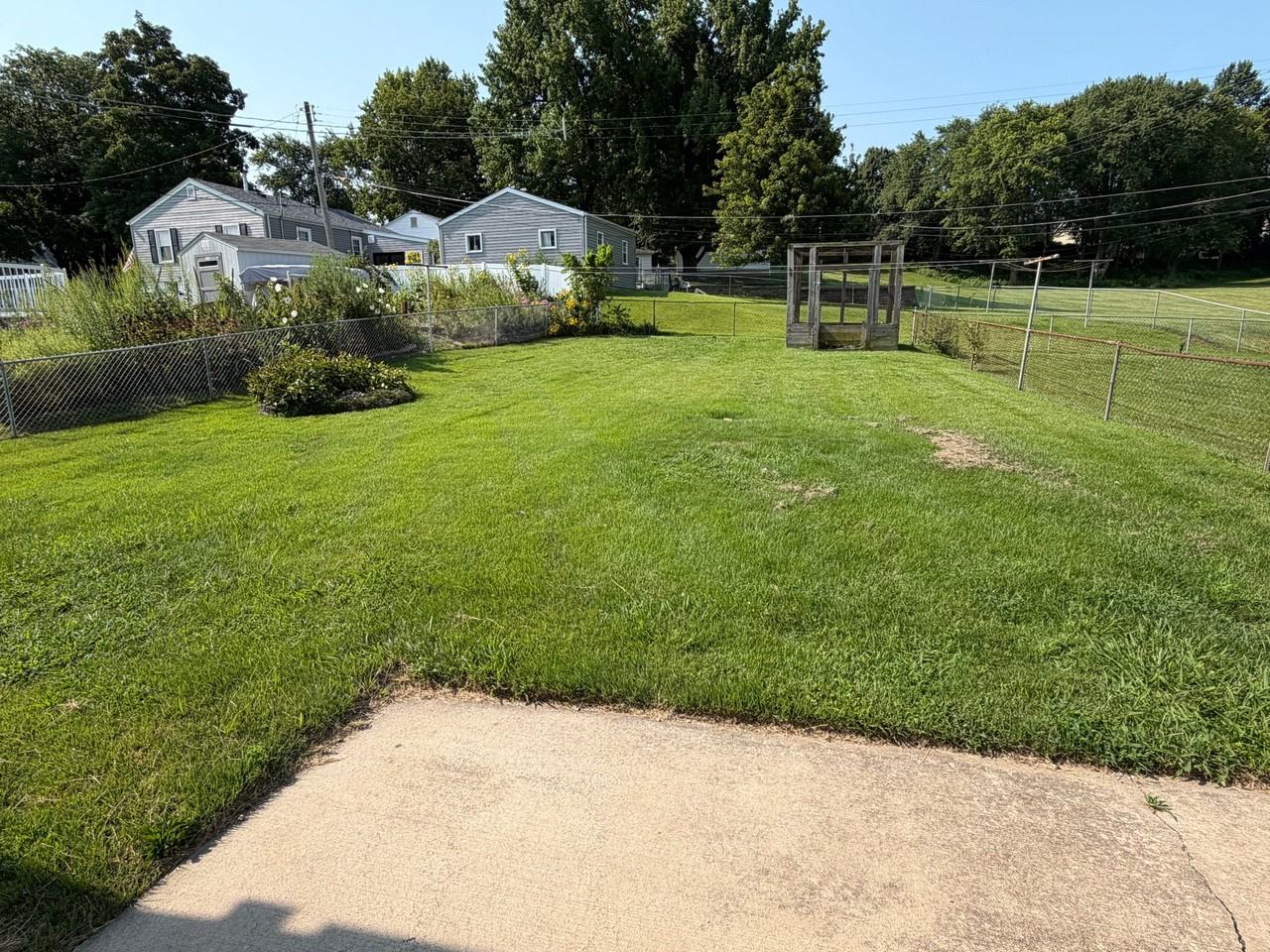 10310 Millwood Ave - Photo 2 of 10