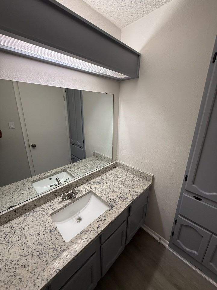 7534 Lincoln Village Dr - Photo 3 of 19