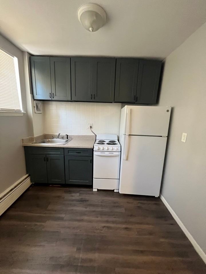 30 Gillett St #1B - Photo 3 of 6