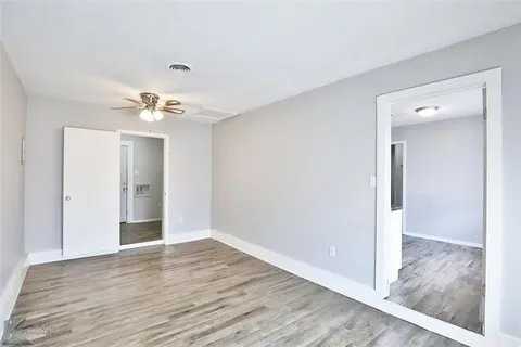 2317 Glendale Dr - Photo 4 of 19