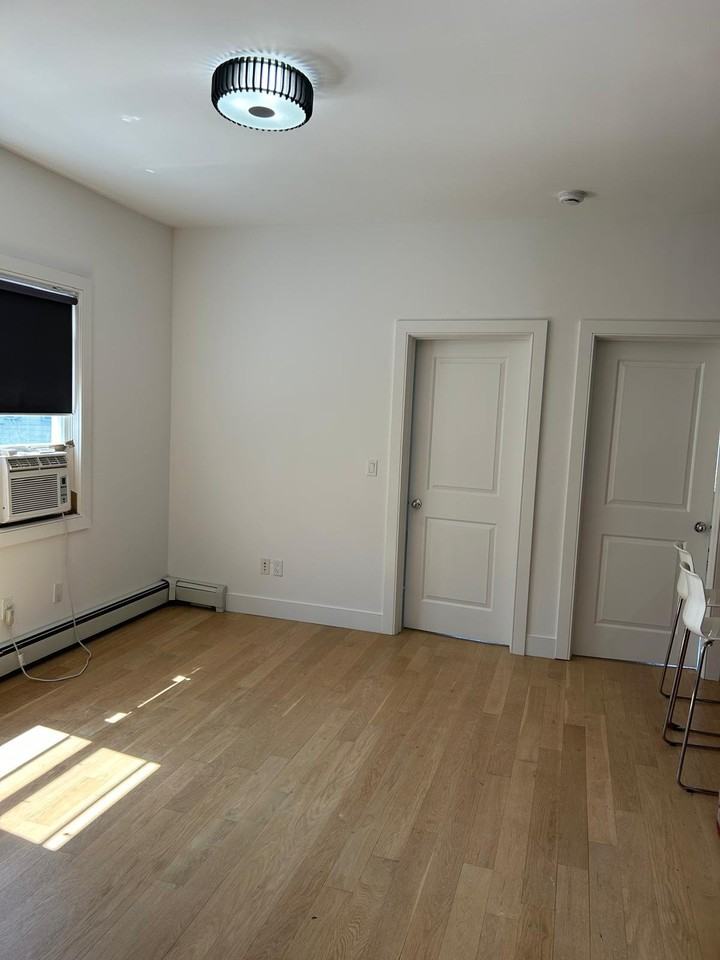 24E E 49th St #1 - Photo 3 of 10