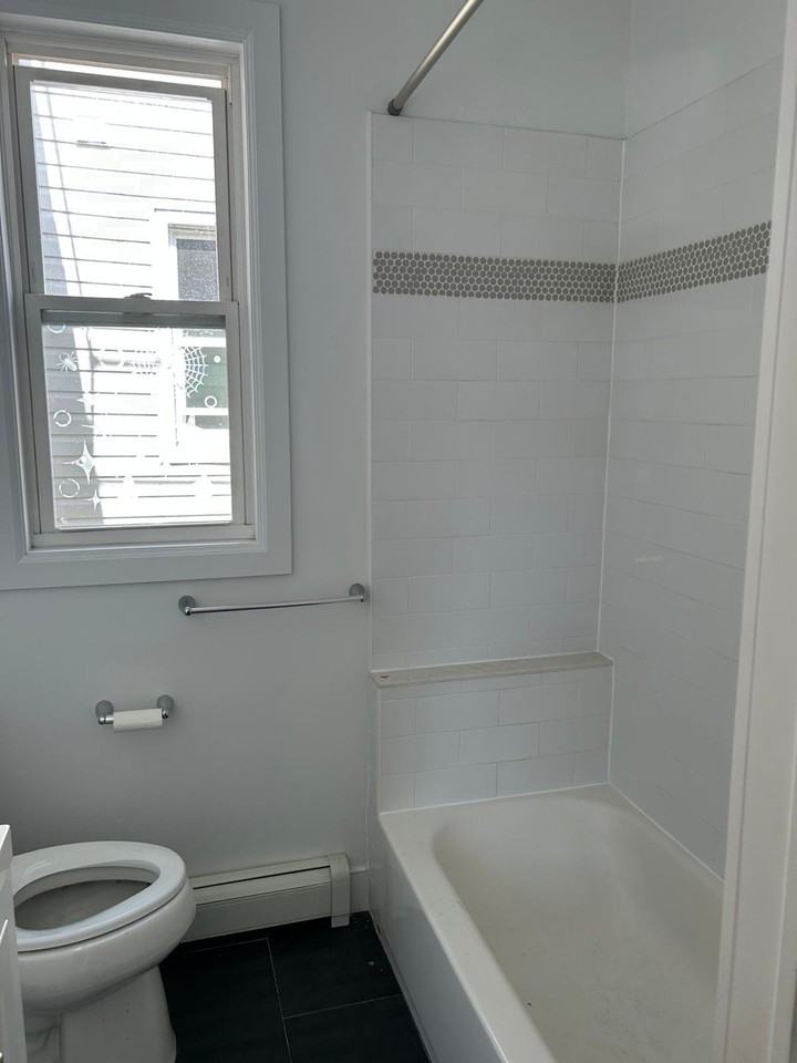 24E E 49th St #1 - Photo 7 of 10