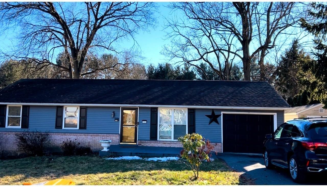 936 Imperial Dr - Photo 2 of 2