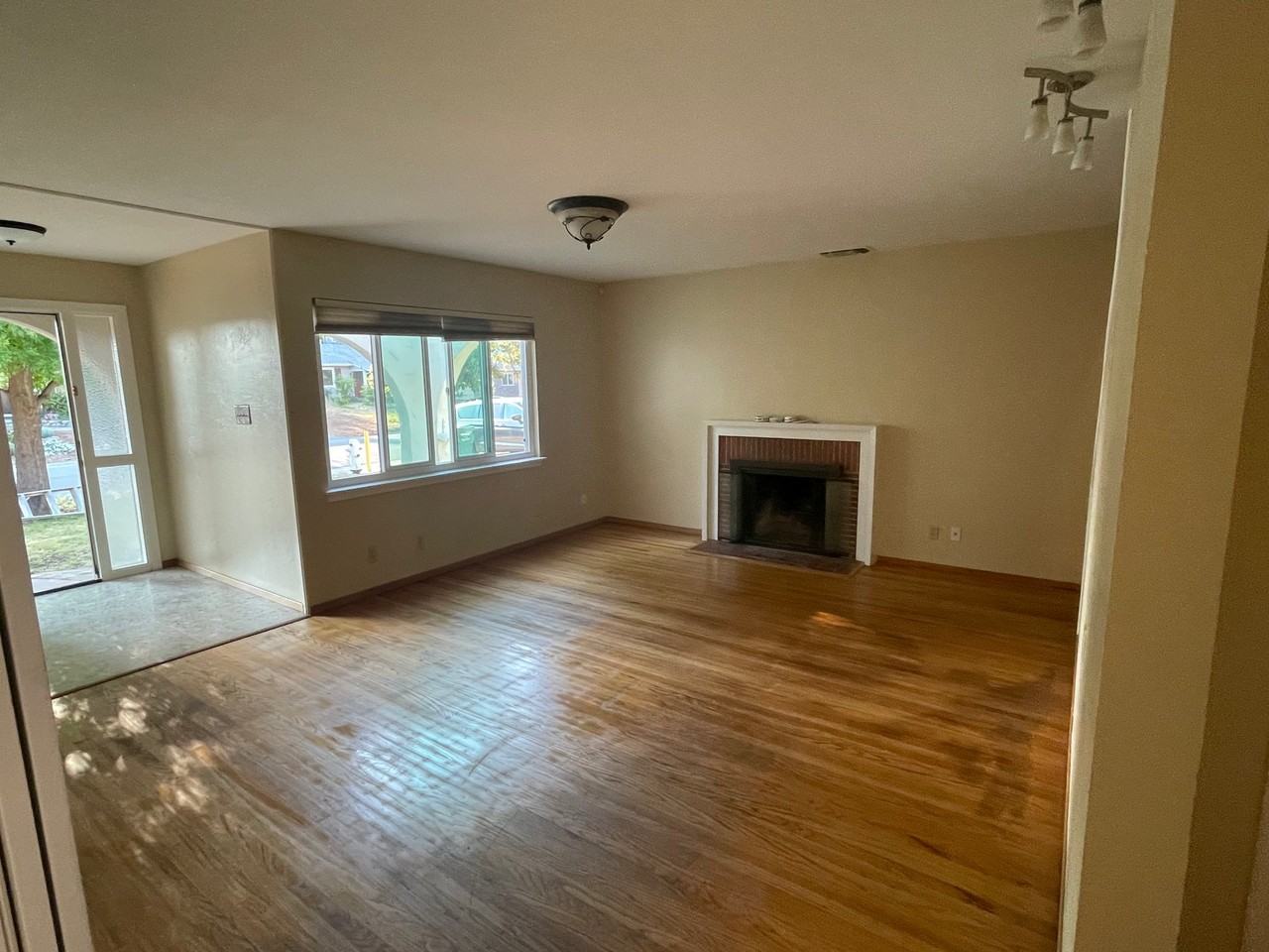 1816 Richmond St - Photo 3 of 10