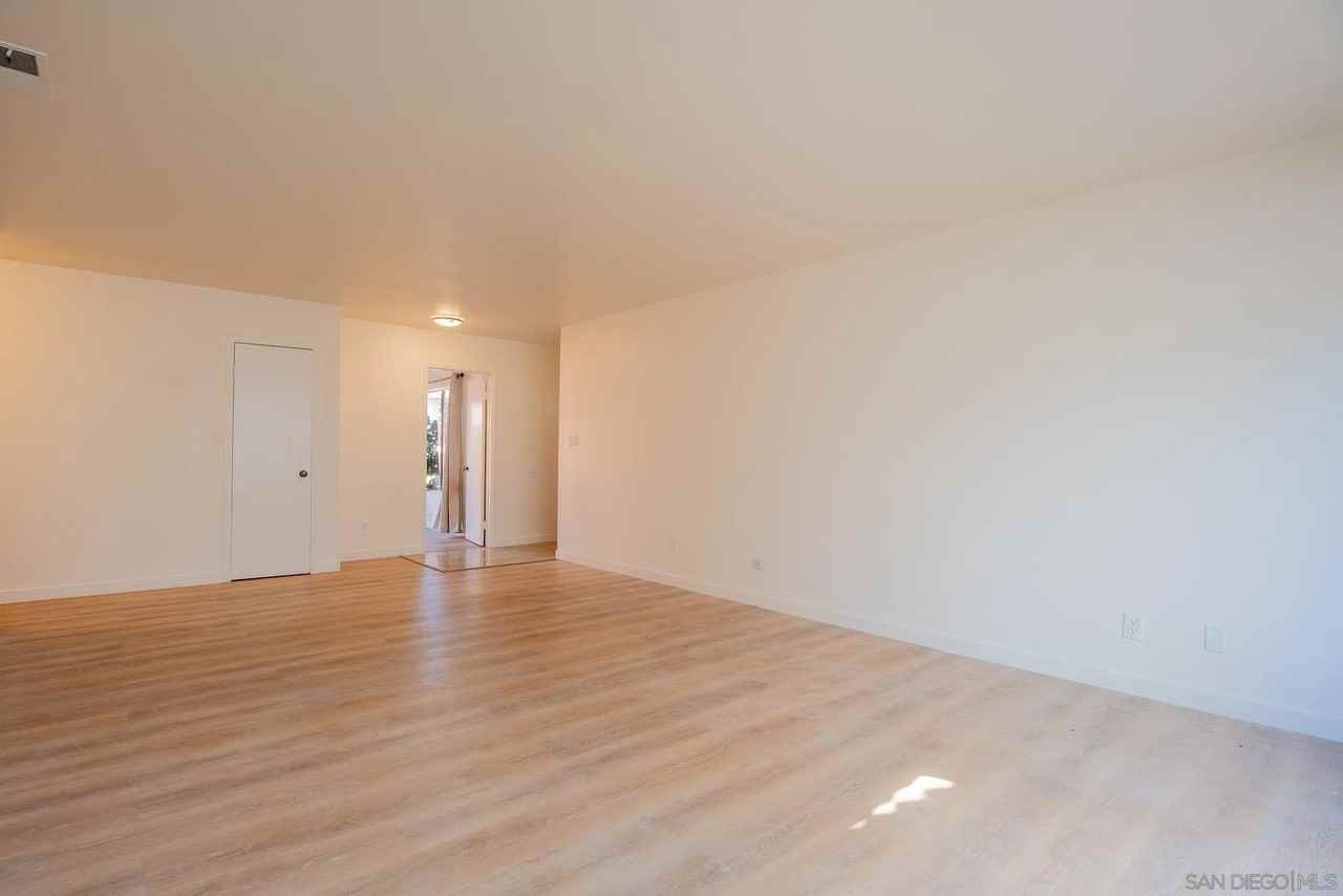 1823 Sparks Ct - Photo 4 of 21