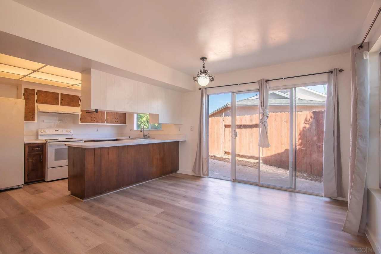 1823 Sparks Ct - Photo 6 of 21