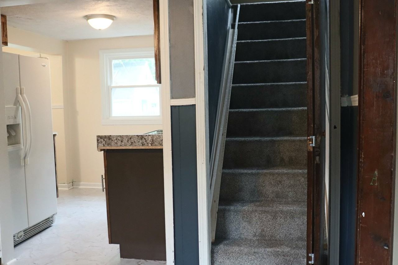 616 Irvington Ave - Photo 7 of 20