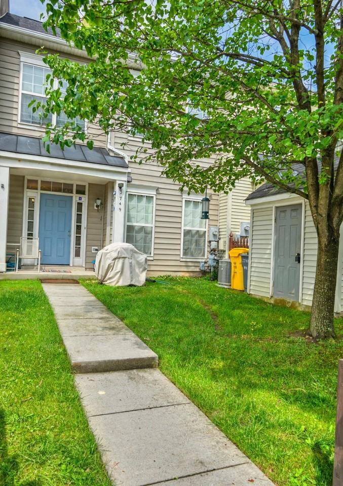 2749 Middle Neck Rd - Photo 2 of 13