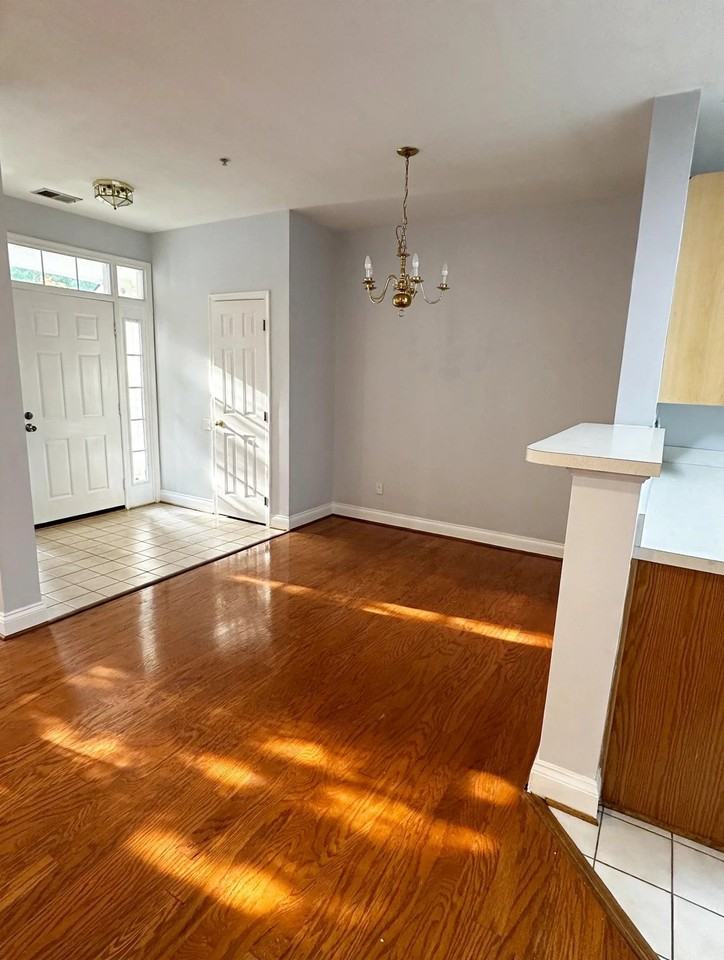 2749 Middle Neck Rd - Photo 3 of 13