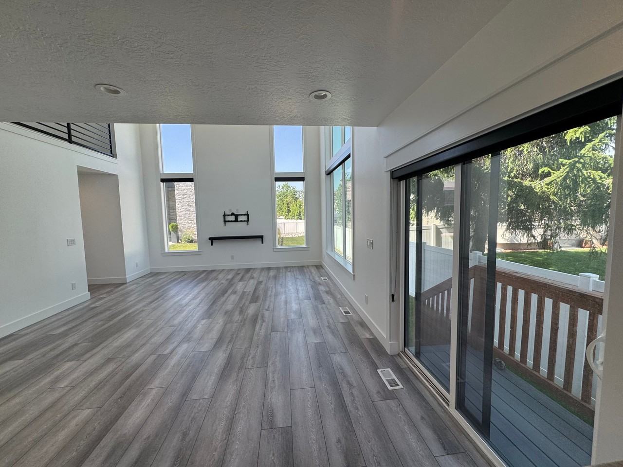 457 E Greenwood Ave #457 - Photo 7 of 8