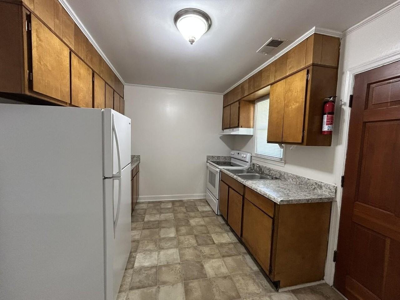 326 W Hampton Ave #10 - Photo 3 of 15