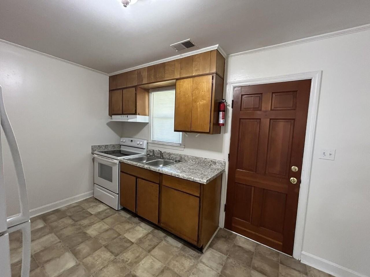 326 W Hampton Ave #10 - Photo 5 of 15