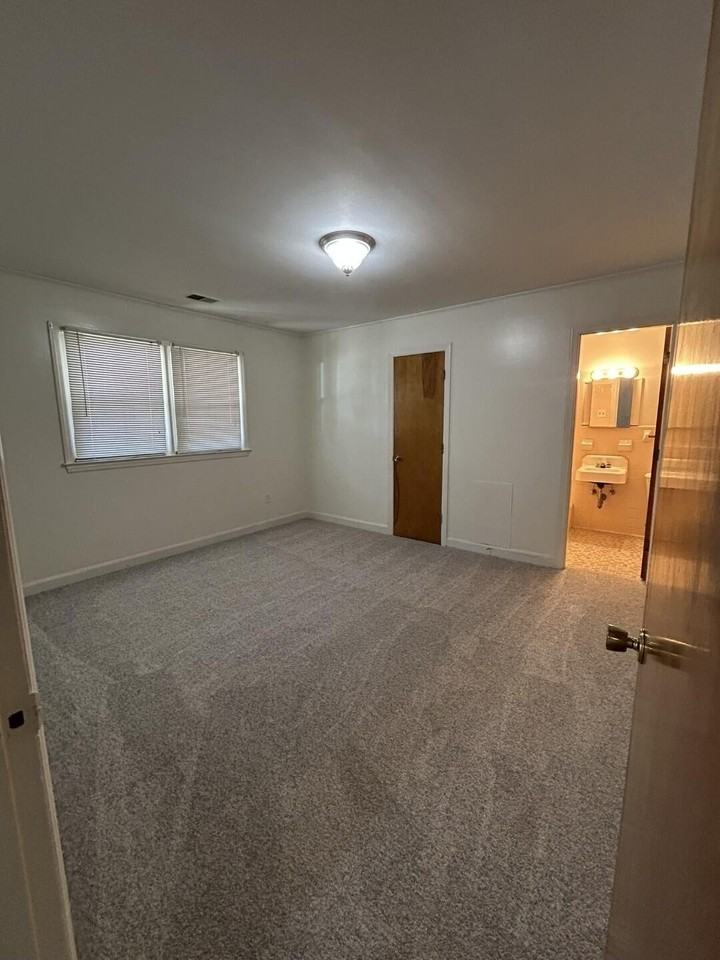 326 W Hampton Ave #10 - Photo 6 of 15