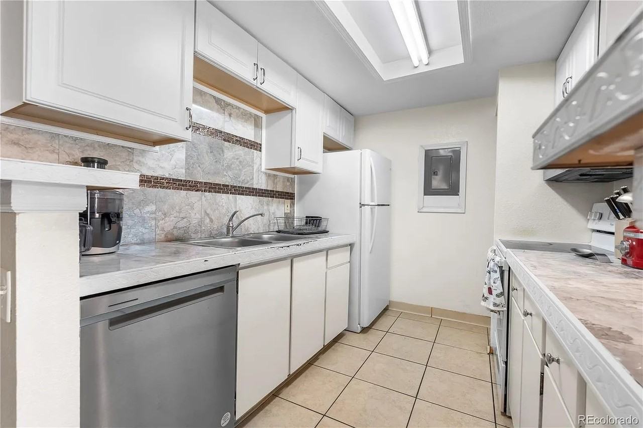 921 S Walden St #105 - Photo 6 of 18