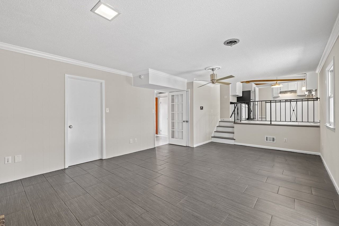 1101 Gunnison Pl - Photo 3 of 18