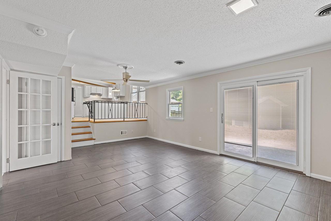 1101 Gunnison Pl - Photo 4 of 18