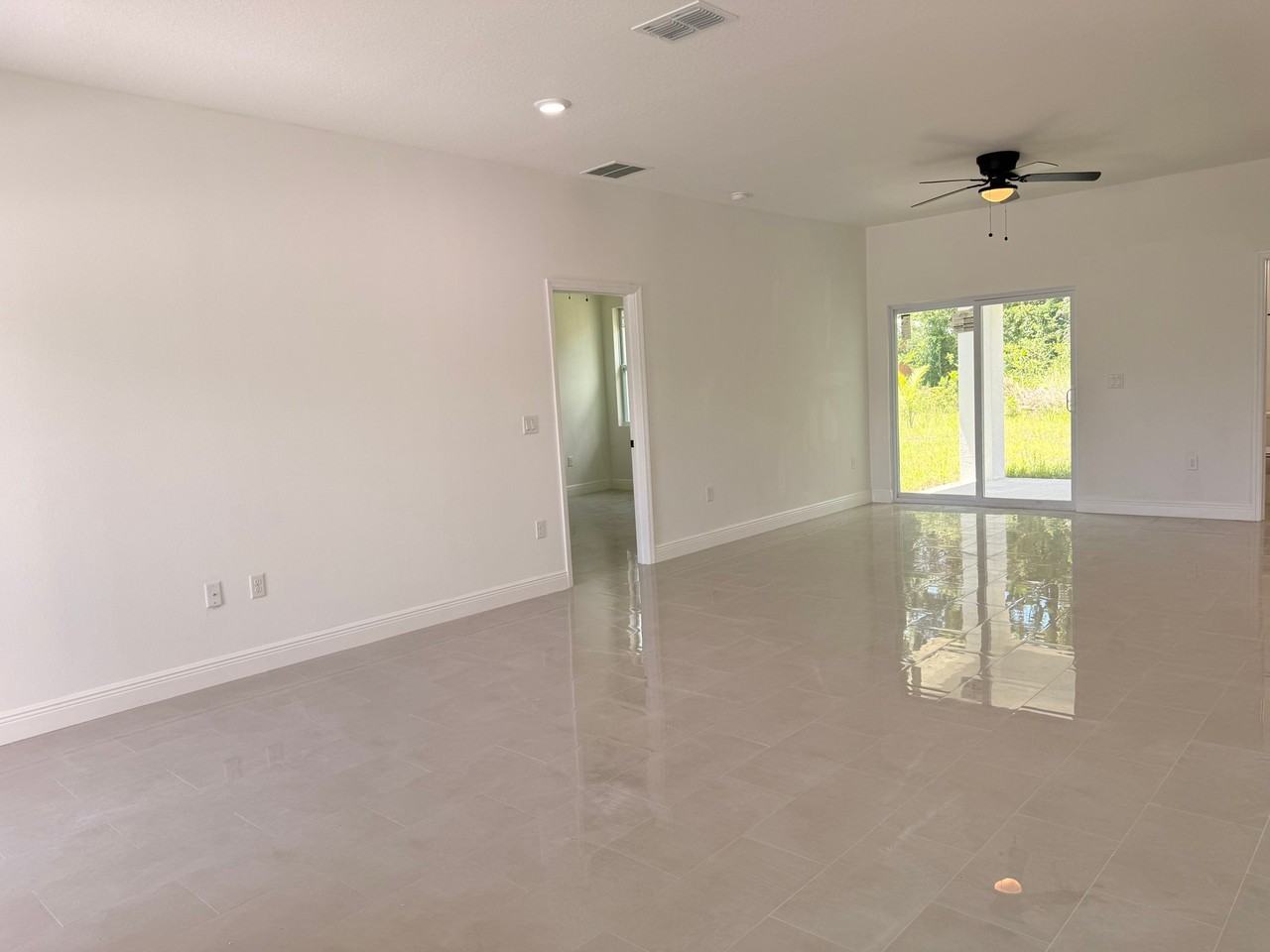 1251 Scottish St Sw - Photo 3 of 18