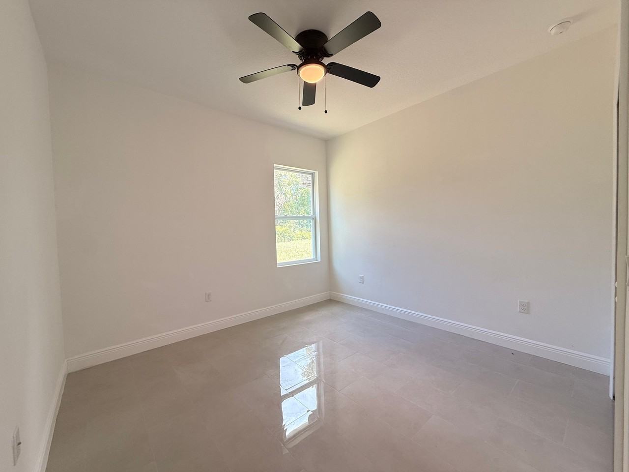 1251 Scottish St Sw - Photo 7 of 18