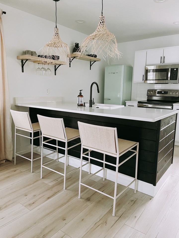 525 6th Ave S - Photo 3 of 19