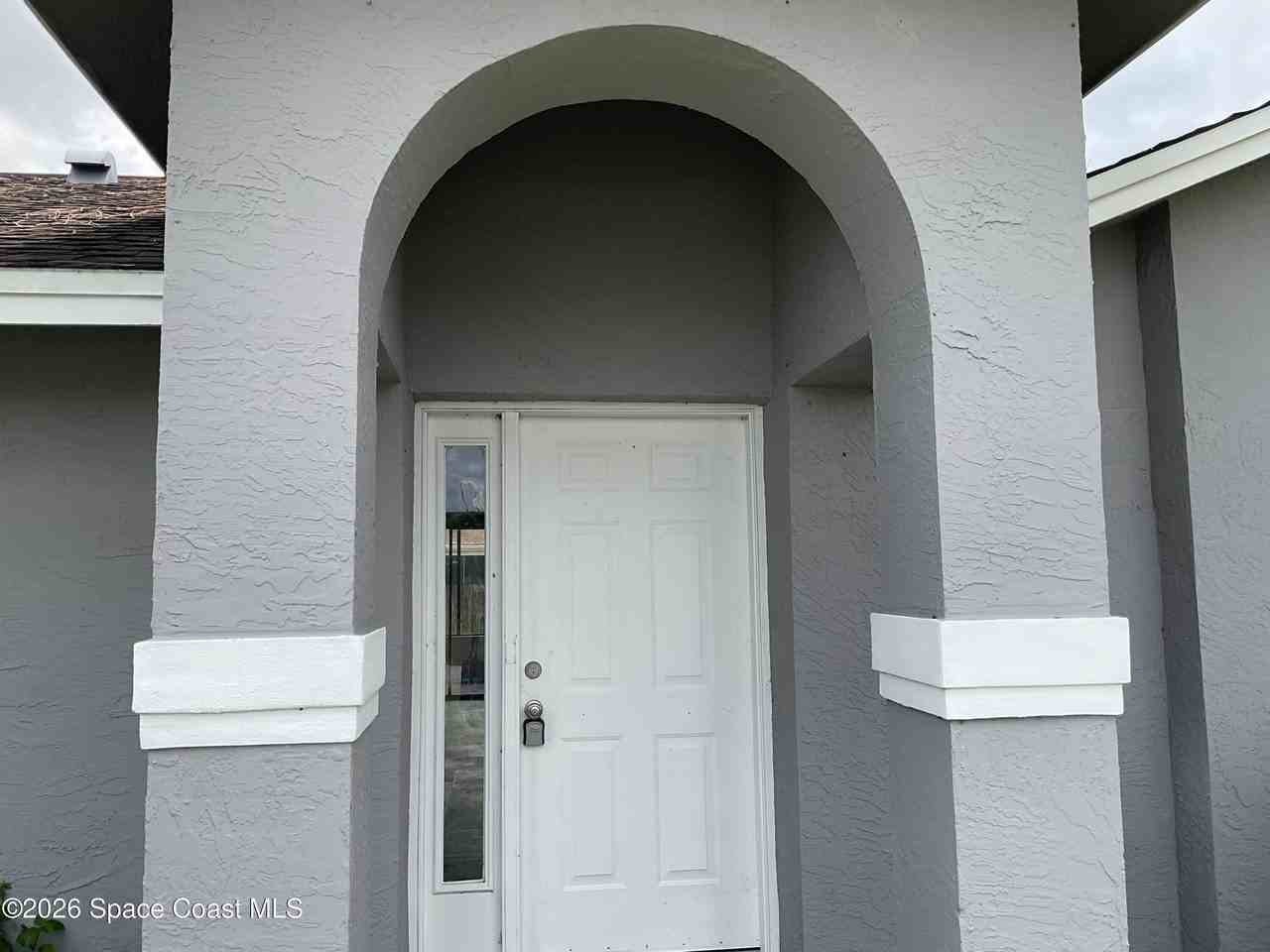1712 Valcourt St Nw - Photo 4 of 50